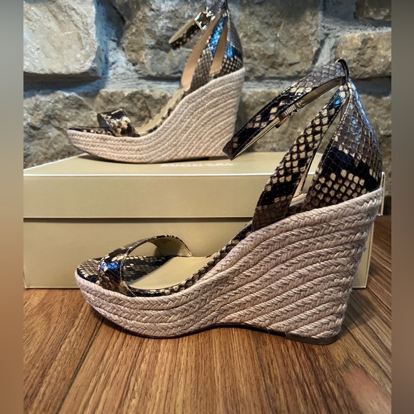 MICHAEL KORS Kimberly Wedge 8.5 Snake Print Platform Ankle Strap NEWinBOX $130 - Picture 9 of 9